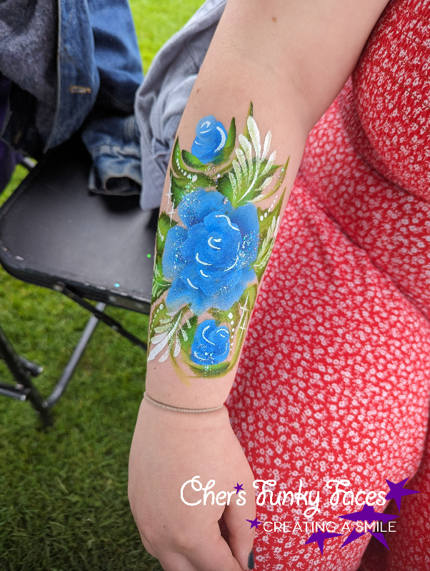 RWY Sea Fest Sat Arm roses