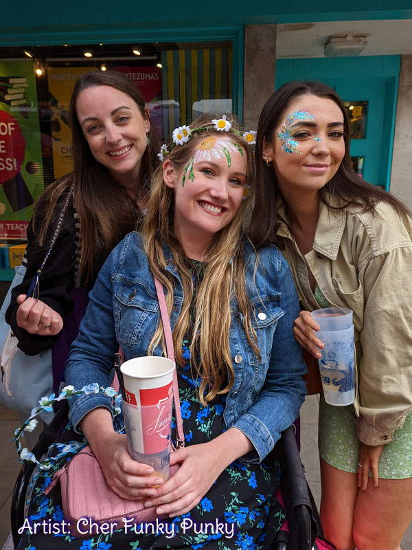 Friends-at-Winchester-Hat-Fair-Chers-Funky-Faces