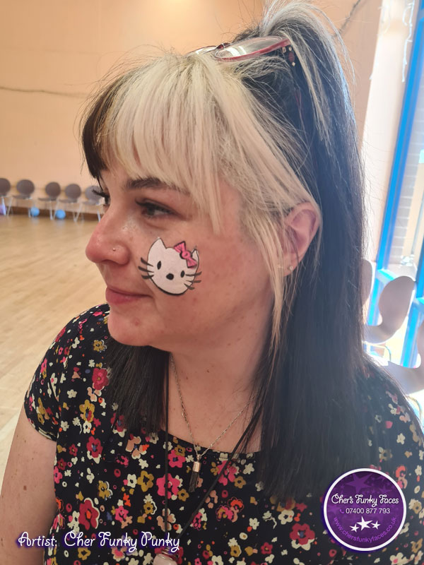 Mum Hannah with Hello Kitty Cheek Paint