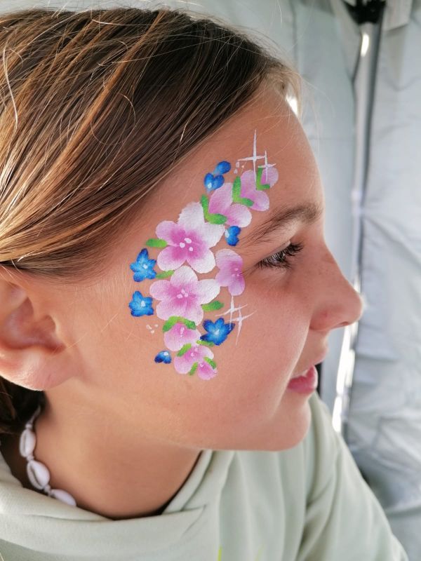 Pretty flowers by sophia funky punky chers funky faces steve hoskin family fun day