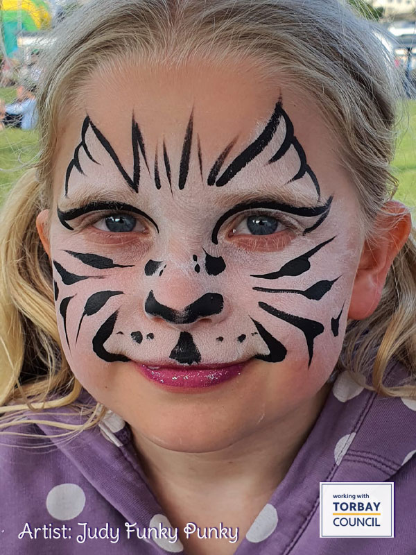 Black-&-White-Tiger--by-judy-funky-punky-at-Torbay-s-Queens-jubilee-celebrations-with-chers-funky-faces