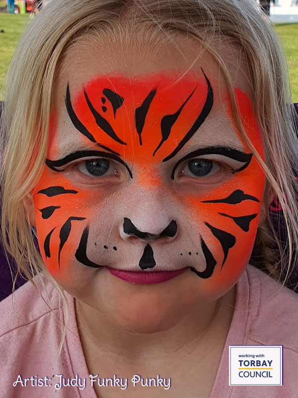 Orange-Tiger--by-judy-funky-punky-at-Torbay-s-Queens-jubilee-celebrations-with-chers-funky-faces