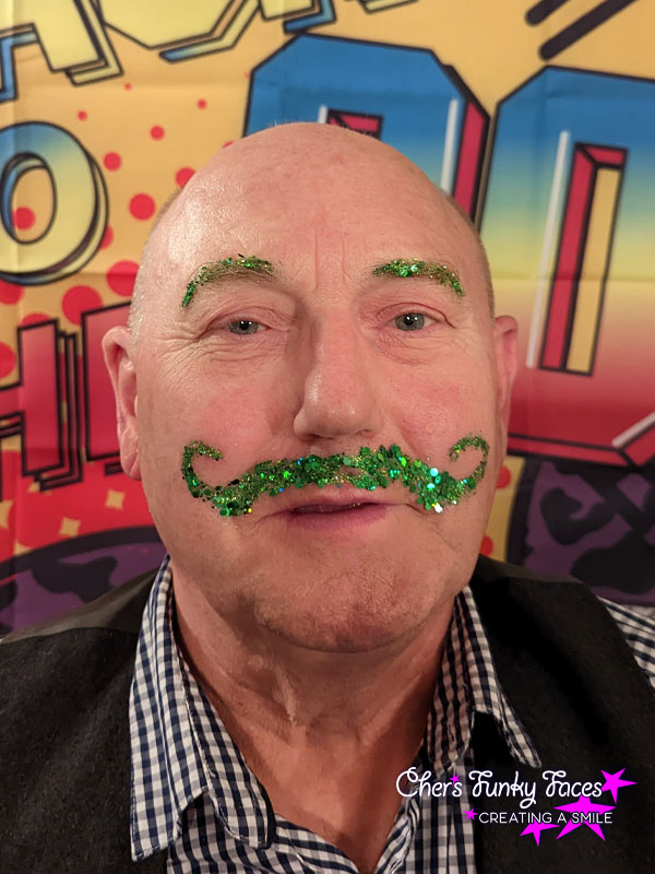 Green-glitter-beard-and-eyebrow