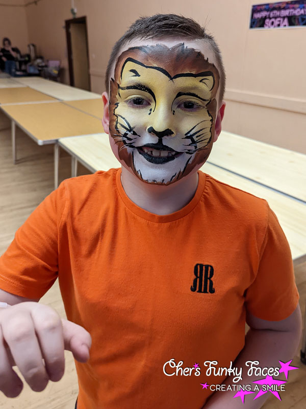 Lion Face paint chers funky faces