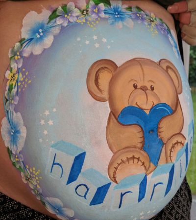 karen_baby_bump.jpg